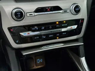 Ford Explorer 2023 AWD XLT 4dr SUV