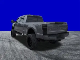 Ford F-250 Super Duty 2022 4x4 Lariat 4dr Crew Cab 6.8 ft. SB Pickup