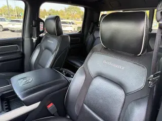 Ram 1500 2019 4x4 Laramie 4dr Crew Cab 5.6 ft. SB Pickup