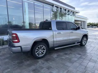 Ram 1500 2019 4x4 Laramie 4dr Crew Cab 5.6 ft. SB Pickup