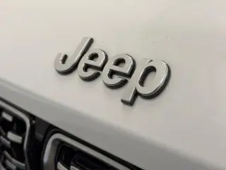 Jeep Grand Cherokee 2022 4x4 Summit 4dr SUV (midyear release)