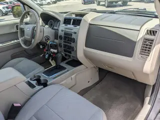 Ford Escape 2011 XLT 4dr SUV