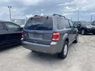 Ford Escape 2011 XLT 4dr SUV