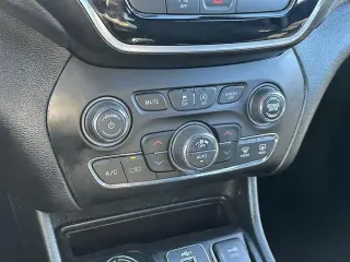 Jeep Cherokee 2019 4x4 Limited 4dr SUV