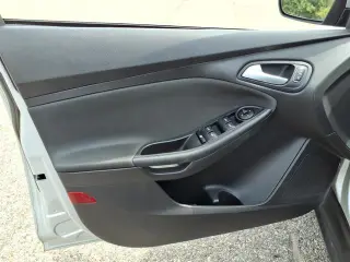 Ford Focus 2015 SE 4dr Hatchback