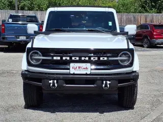 Ford Bronco 2022 4x4 Black Diamond 4dr SUV