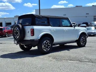 Ford Bronco 2022 4x4 Black Diamond 4dr SUV