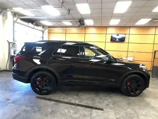 Ford Explorer 2023 AWD ST 4dr SUV
