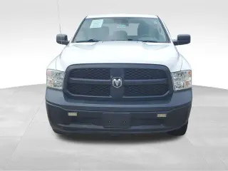 Ram 1500 Classic 2020 4x4 Tradesman 4dr Crew Cab 5.5 ft. SB Pickup