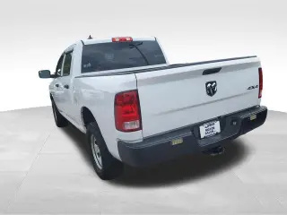 Ram 1500 Classic 2020 4x4 Tradesman 4dr Crew Cab 5.5 ft. SB Pickup