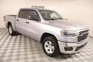 Ram 1500 2025 4x4 Lone Star 4dr Crew Cab 5.6 ft. SB Pickup