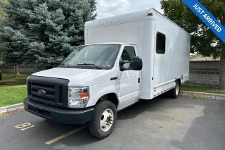 Ford E-Series 2022 E-350 SD 2dr 138 in. WB SRW Cutaway Chassis