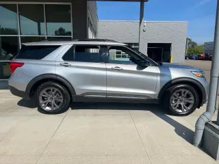 Ford Explorer 2024 AWD XLT 4dr SUV