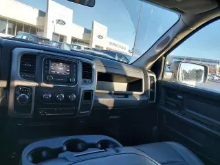 Ram 1500 Classic 2021 4x2 Tradesman 4dr Quad Cab 6.3 ft. SB Pickup