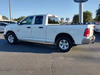 Ram 1500 Classic 2021 4x2 Tradesman 4dr Quad Cab 6.3 ft. SB Pickup