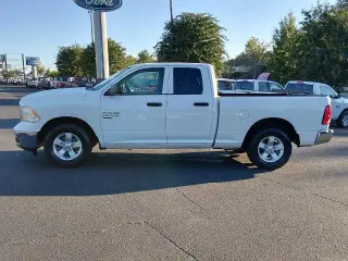 Ram 1500 Classic 2021 4x2 Tradesman 4dr Quad Cab 6.3 ft. SB Pickup
