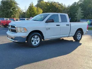 Ram 1500 Classic 2021 4x2 Tradesman 4dr Quad Cab 6.3 ft. SB Pickup