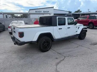 Jeep Gladiator 2022 4x4 Sport 4dr Crew Cab 5.0 ft. SB