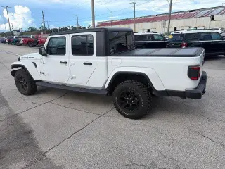 Jeep Gladiator 2022 4x4 Sport 4dr Crew Cab 5.0 ft. SB