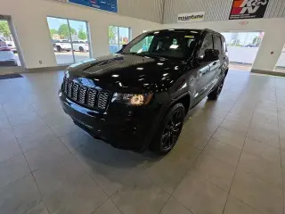 Jeep Grand Cherokee 2018 4x4 Laredo 4dr SUV
