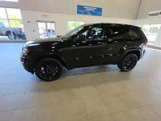 Jeep Grand Cherokee 2018 4x4 Laredo 4dr SUV