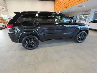 Jeep Grand Cherokee 2018 4x4 Laredo 4dr SUV