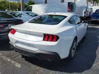 Ford Mustang 2024 EcoBoost 2dr Fastback
