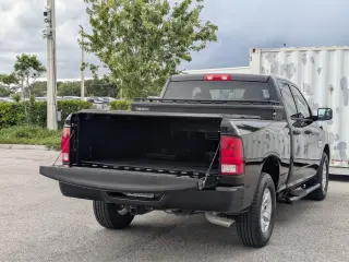 Ram 1500 Classic 2019 4x4 Tradesman 4dr Quad Cab 6.3 ft. SB Pickup