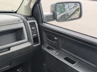 Ram 1500 Classic 2019 4x4 Tradesman 4dr Quad Cab 6.3 ft. SB Pickup