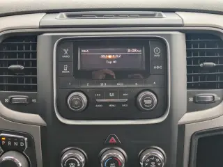 Ram 1500 Classic 2019 4x4 Tradesman 4dr Quad Cab 6.3 ft. SB Pickup
