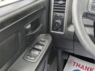 Ram 1500 Classic 2019 4x4 Tradesman 4dr Quad Cab 6.3 ft. SB Pickup