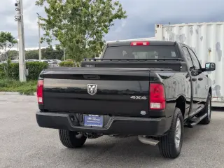 Ram 1500 Classic 2019 4x4 Tradesman 4dr Quad Cab 6.3 ft. SB Pickup