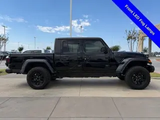 Jeep Gladiator 2023 4x4 Sport 4dr Crew Cab 5.0 ft. SB