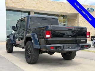 Jeep Gladiator 2023 4x4 Sport 4dr Crew Cab 5.0 ft. SB