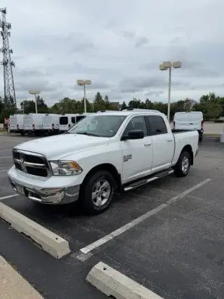 Ram 1500 Classic 2021 4x4 SLT 4dr Crew Cab 5.5 ft. SB Pickup