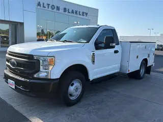Ford F-350 Super Duty 2022 4x2 XL 2dr Regular Cab 145 in. WB DRW Chassis
