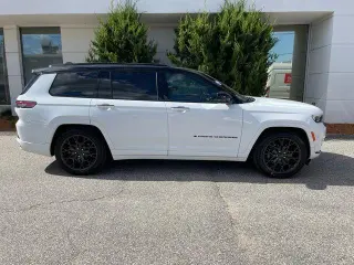 Jeep Grand Cherokee L 2024 4x4 Summit 4dr SUV