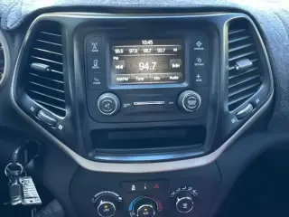 Jeep Cherokee 2018 Latitude 4dr SUV