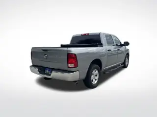 Ram 1500 Classic 2023 4x2 SLT 4dr Crew Cab 5.5 ft. SB Pickup