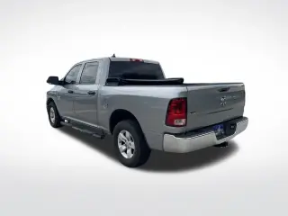Ram 1500 Classic 2023 4x2 SLT 4dr Crew Cab 5.5 ft. SB Pickup