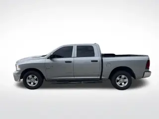 Ram 1500 Classic 2023 4x2 SLT 4dr Crew Cab 5.5 ft. SB Pickup
