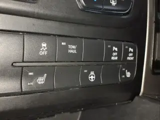 Ram 1500 2017 4x4 SLT 4dr Crew Cab 5.5 ft. SB Pickup