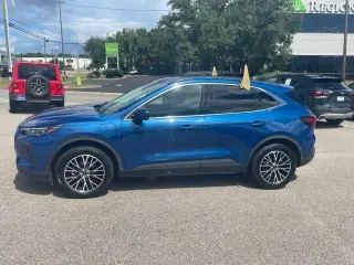 Ford Escape Plug-In Hybrid 2023 Base 4dr SUV