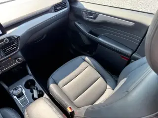 Ford Escape Hybrid 2022 SE 4dr SUV