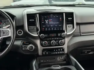 Ram 1500 2019 4x4 Big Horn 4dr Crew Cab 5.6 ft. SB Pickup