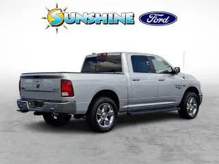 Ram 1500 Classic 2019 4x4 SLT 4dr Crew Cab 5.5 ft. SB Pickup