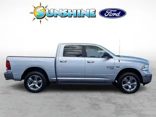 Ram 1500 Classic 2019 4x4 SLT 4dr Crew Cab 5.5 ft. SB Pickup