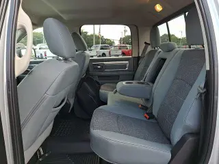 Ram 1500 Classic 2019 4x4 SLT 4dr Crew Cab 5.5 ft. SB Pickup