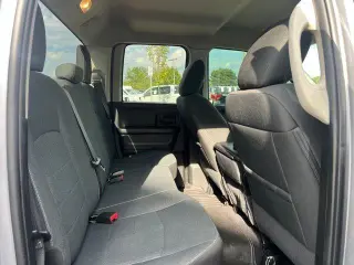Ram 1500 Classic 2021 4x4 Tradesman 4dr Quad Cab 6.3 ft. SB Pickup
