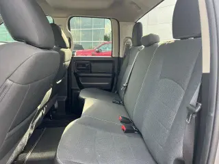 Ram 1500 Classic 2021 4x4 Tradesman 4dr Quad Cab 6.3 ft. SB Pickup